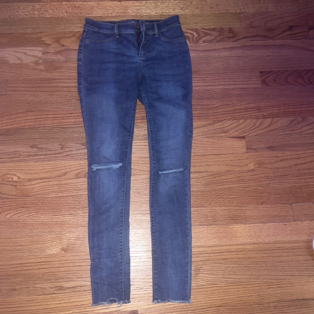 Ripped Skinny Jeans
